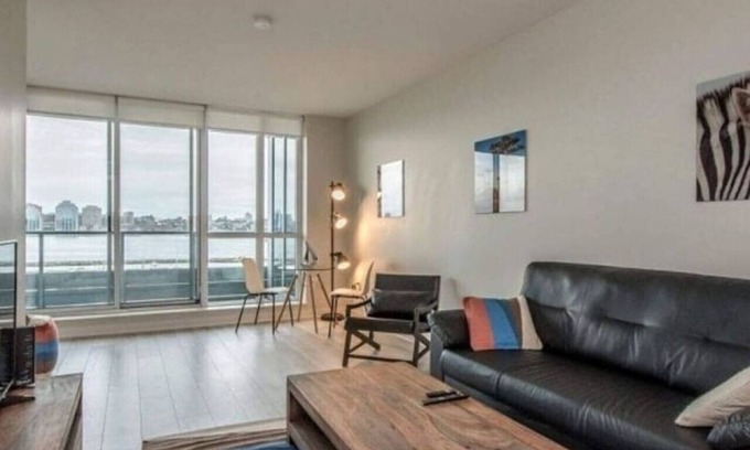 Downtown Apartment | Elegant 2BR Apt with Skyline Views near Waterfront
