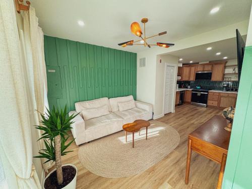 Wildwood Apartment | Elegant 3BR 2BA Entire Apartment Short Walk To The Beach Heart Of Wildwood
