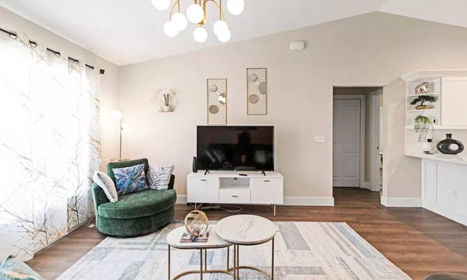 Fellowship House | Elegant 3BR Near WEC, Luxury, Comfort, Spacious by Zen Living