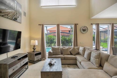 Solana Villa | Elegant 6BR Villa w Pool Game Room by Disney
