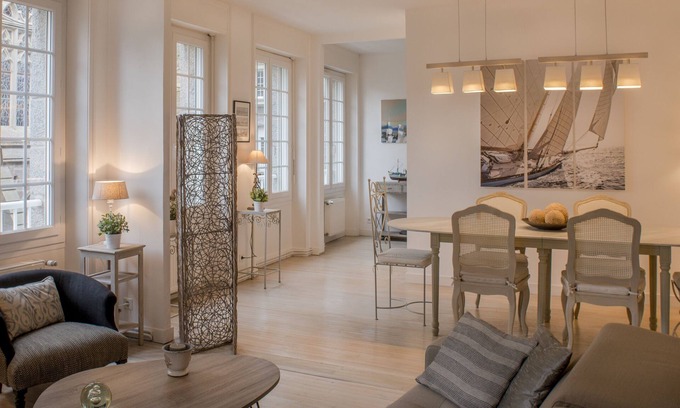 Intra Muros Apartment | Elegant and bright 76m2 apartment in the heart of the ramparts. 2 Bedrooms 2 bathrooms