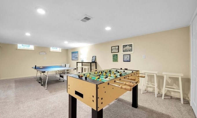 Royal Oak House | Elegant, Artsy Home in N. Royal Oak!