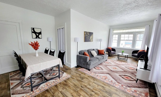 Brighton Apartment | Elegant & Bright 2-Bedroom in Historic Park Ave