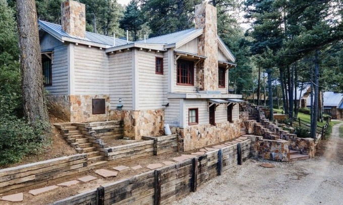 Taos Ski Chalet | Elegant Chalet in Taos Canyon