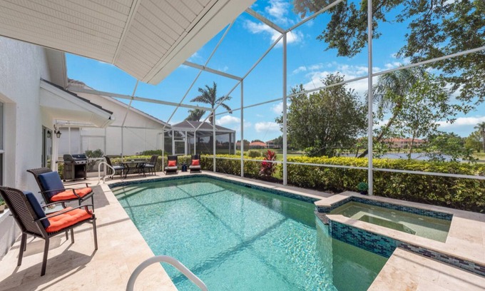 Naples House | Elegant Home, Golf Club, Heated Pool, Near Beach