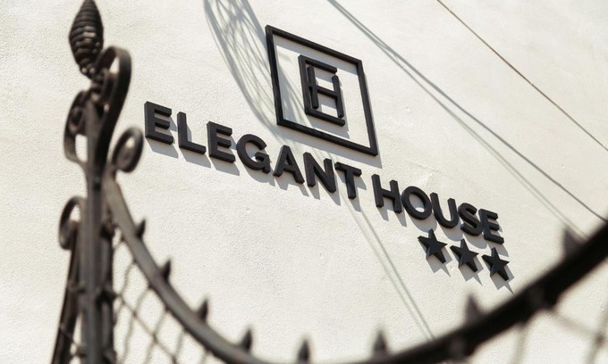 Fagaras House | Elegant House