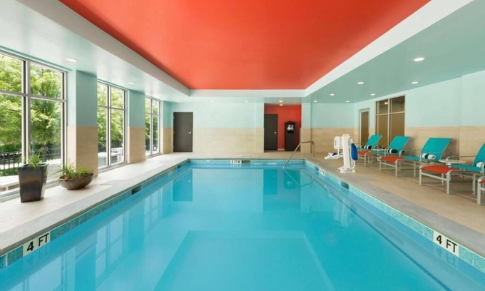 Sandy Springs Hotel | Elegant King Suite x2! Free Hot Breakfast, Indoor Pool | Close to Perimeter Mall