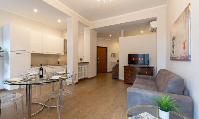 Prato Apartment | [Elegant Lawn Escape 1] Your Gateway to Florence