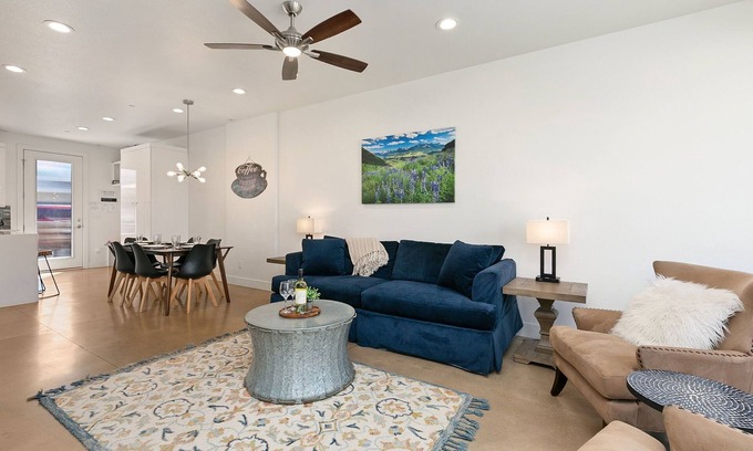 Old Town North House | Elegant Mountain Haven | King Bed & Fireplaces