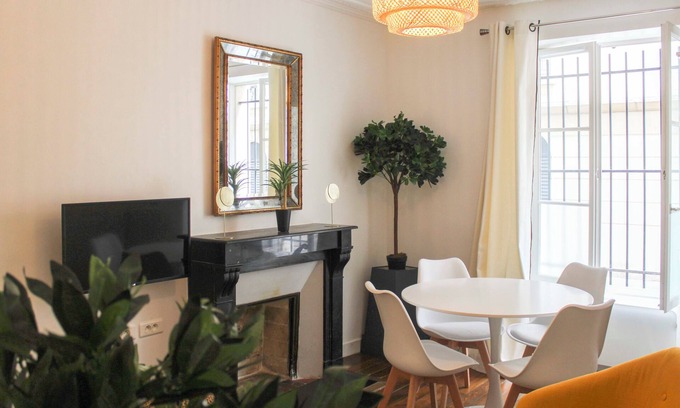 Quartier du Faubourg-Montmartre Apartment | Elegant Parisian apartment in the heart of the 9