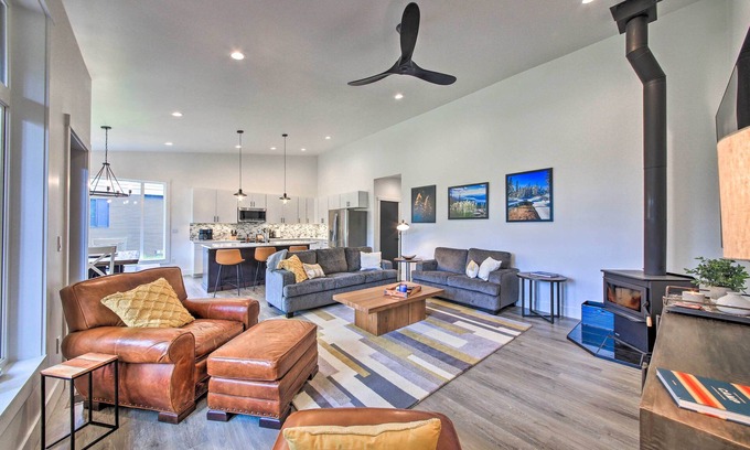 Priest River House | Elegant Priest Lake Townhome ~ 1 Mi From Lake