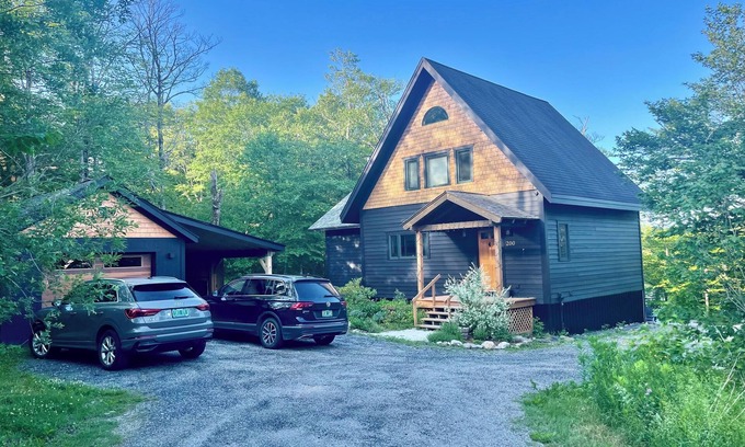 Bolton Valley House | Elegant Ski-in Ski-out House at Bolton Valley Resort
