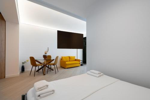 Pipera Apartment | Elegant Studio Cortina Modern Stay