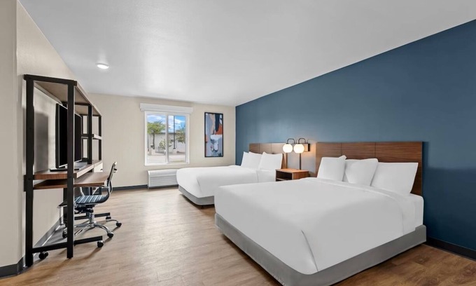 Brownsville Hotel | Elegant Suite w/Kitchen & Workspace – Pet-Friendly Option Too