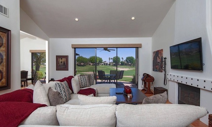 La Quinta Condo | Elegant updated 3 BD 3.5 BA 2400 Sq Foot condo 245304