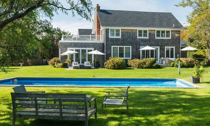 Bridgehampton House | Elegant Water Mill retreat with heated pool, terraces, and timeless.