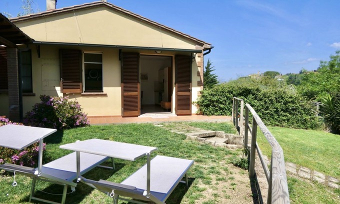 Montescudaio Cottage | Elena cottage, ground floor, WIFI, barbecue, fenced garden, parking.