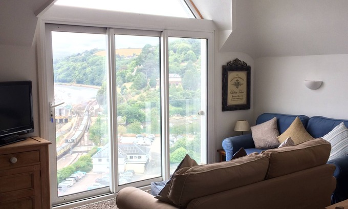 Dartmouth Apartment | Elevated apartment with Superb Views up the beautiful River Dart. Sleeps 4