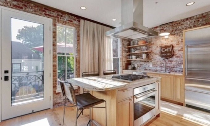 Corbett - Terwilliger - Lair Hill Condo | Elevated Living in the Hills