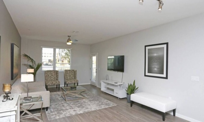 Menlo Park Condo | Elevated Living: Menlo Park 1BR Condo w Resort Features