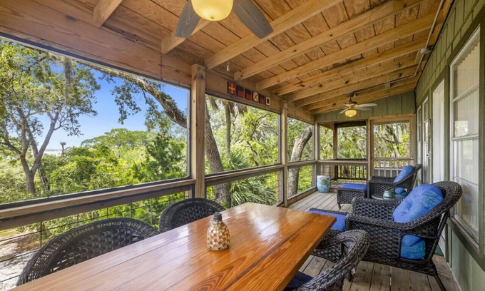 Cedar Key Cabin | Elevated Serenity - Cedar Summit Upstairs 2BR Vacation Retreat with Breathtaking Views