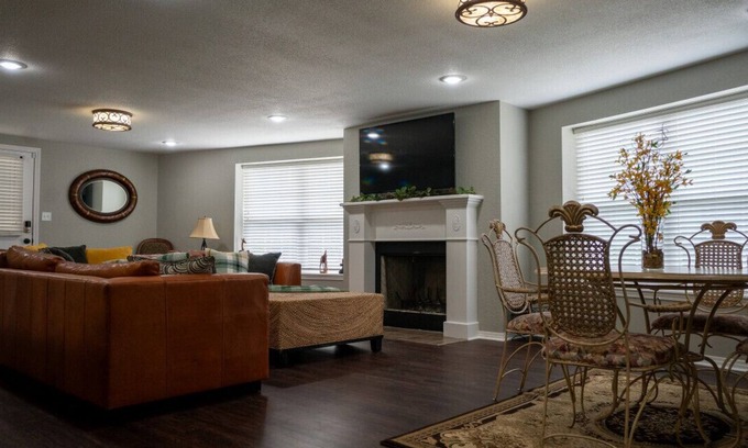 Russellville Apartment | Eli's Woodland Escape