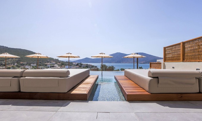 Steni Dirfyos Hotel | Elivia Boutique Suites