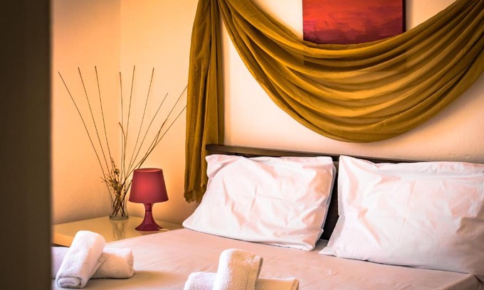 Paralia Dionysiou Apartment | Eliza Houses