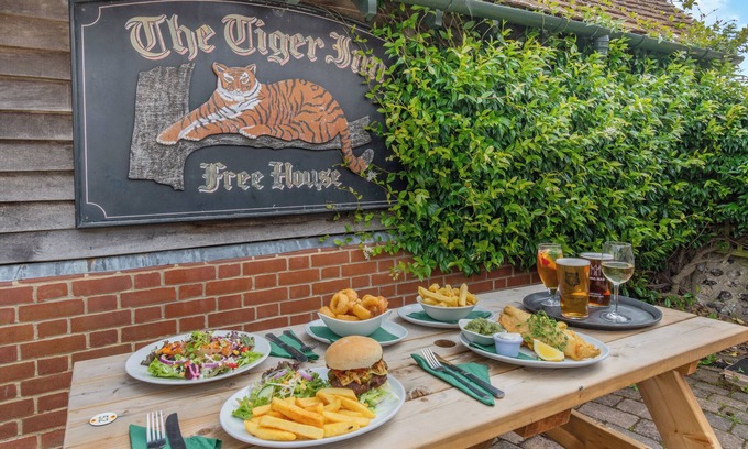 East Dean and Friston Hotel | Elizabeth -Tiger Inn