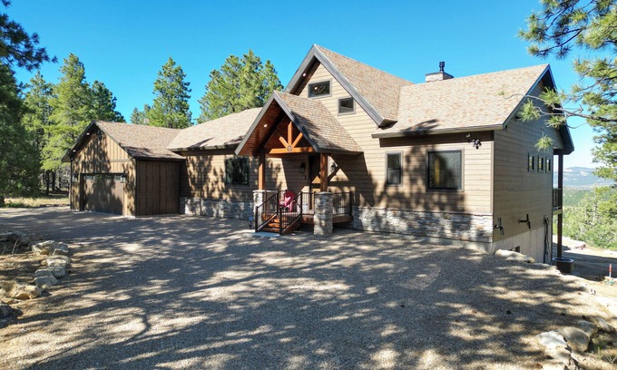 Mammoth Creek Cabin | Elk Haven - A hidden retreat in the hills