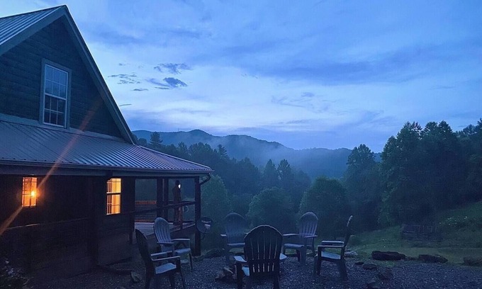 Waynesville Cabin | Elk Meadow Lodge-Picturesque View Hot Tub+Gameroom