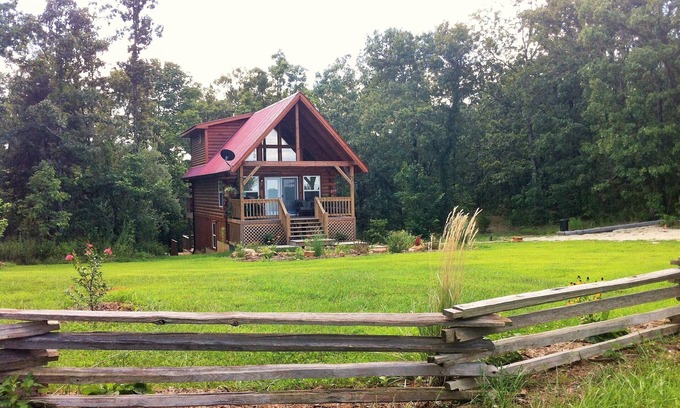 Steelville Cabin | Ellen's Log Cabin with Hot Tub ~ Located Minutes From The Upper Meramec River