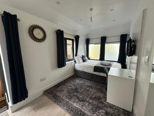 Middle Park and Sutcliffe House | Eltham Hill Stay