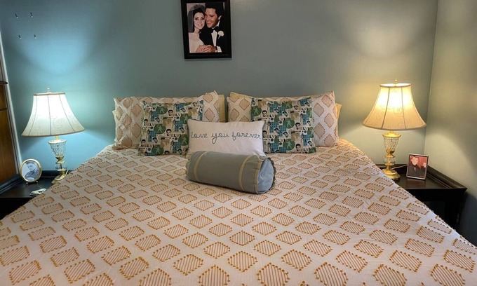 Camden Apartment | Elvis Presley Fan Room