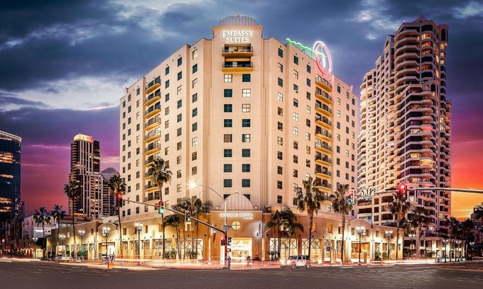 Downtown San Diego Hotel | Embassy Suites by Hilton San Diego Bay Downtown
