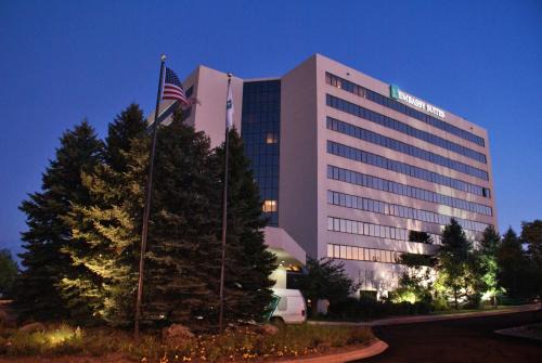 Centennial Hotel | Embassy Suites Denver Tech Center
