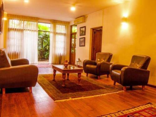 Kurunduwatta Apartment | Embassy Suites