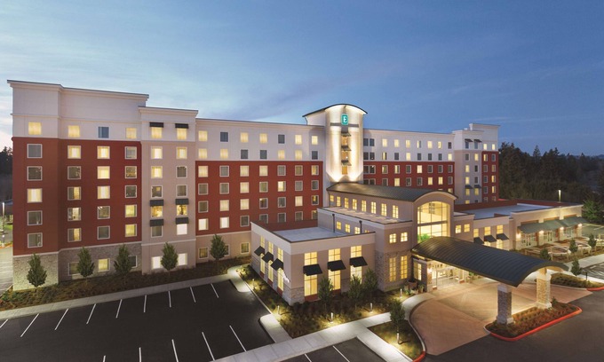 Tanasbourne Hotel | Embassy Suites Portland/Hillsboro, Oregon