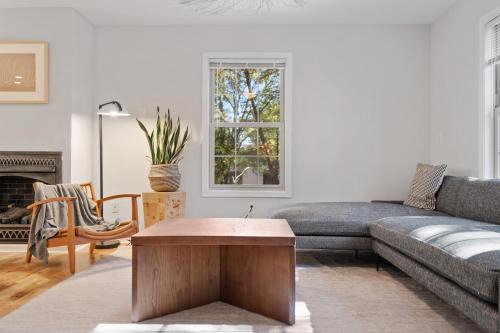 Basye House | Emerald Cabin W/Hot tub, Firepit, Lake, Skiing