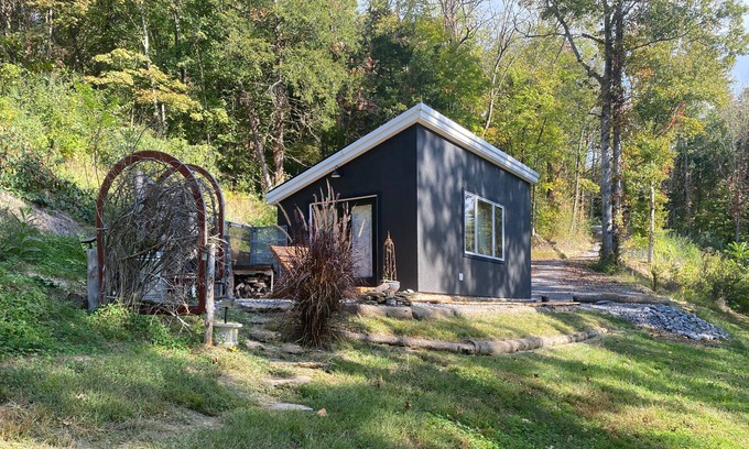 Whitleyville Cabin | Emerald Eyes Cliffside Tiny House on 30 acres with River & Countryside Vistas