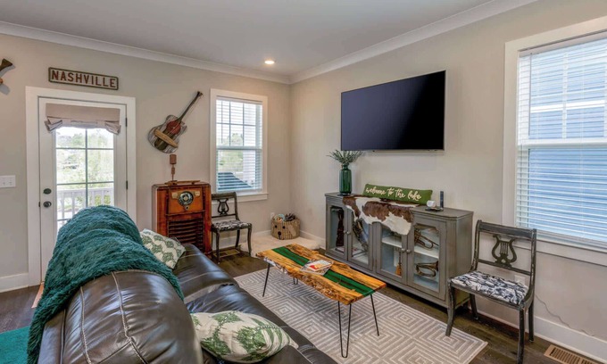 Lakewood House | Emerald Shores | Rooftop Deck