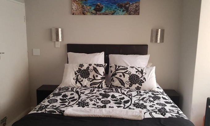 Croydon House | Emma's BNB