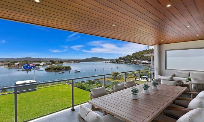 Daleys Point House | EMPIRE - A MAJESTIC HOME ON ABSOLUTE DEEP WATERFRONT