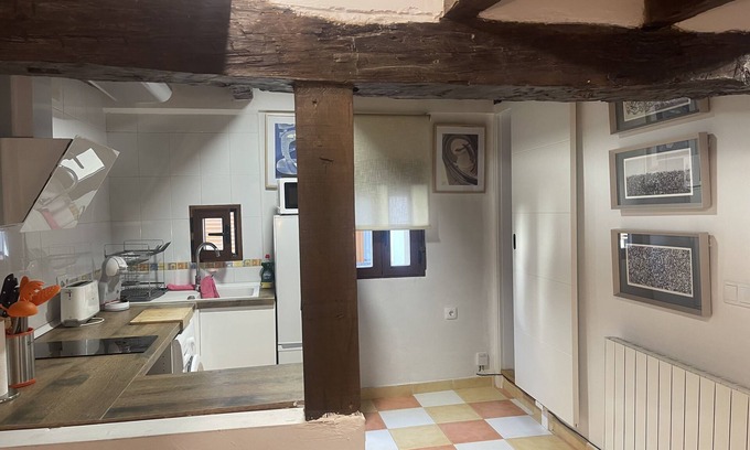 Old Town Apartment | ENCANTO CUENCA Art View