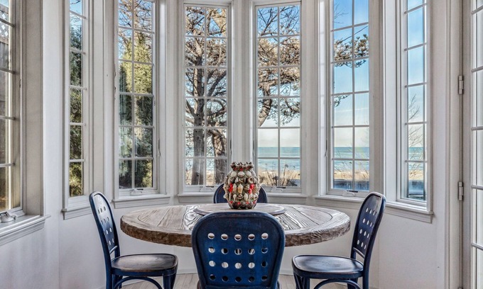 New Buffalo House | Enchanting 4BR 3BT Lakefront Cottage with Pool