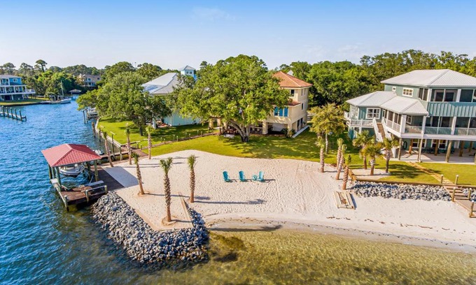 Gulf Breeze House | End of the Road