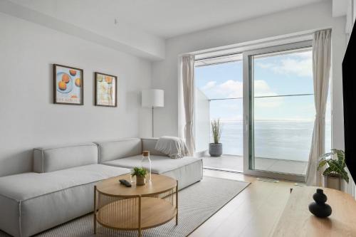 Aarhus C Apartment | Endless ocean views with private balcony