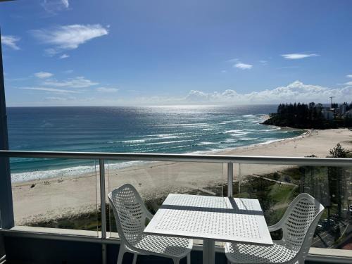 Coolangatta Apartment | Endless Summer in Cooly Level 18