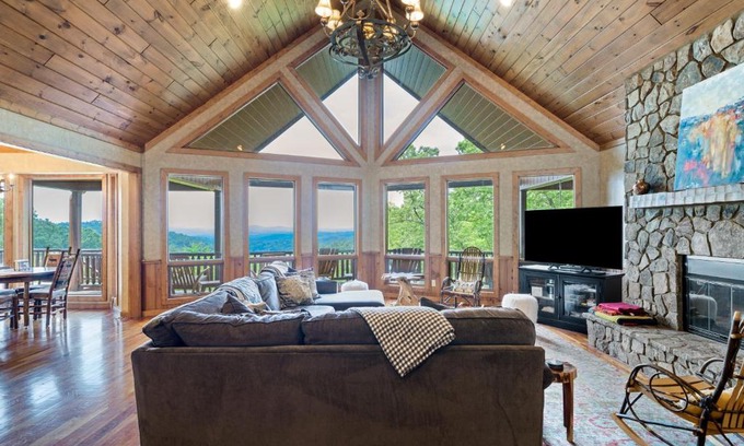 Mineral Bluff House | Endless Views