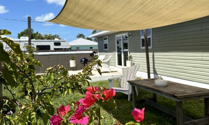 Englewood East House | Englewood Coastal Retreat with Heated Pool!